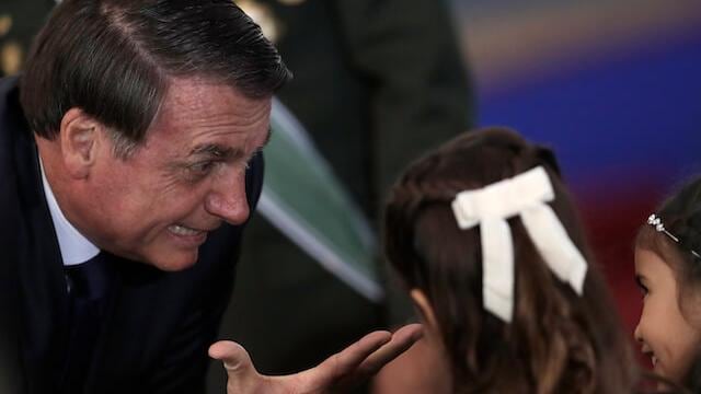 Jair Bolsonaro, presidente de Brasil, se burló del cambio climático: "hacer caca día sí, día no"