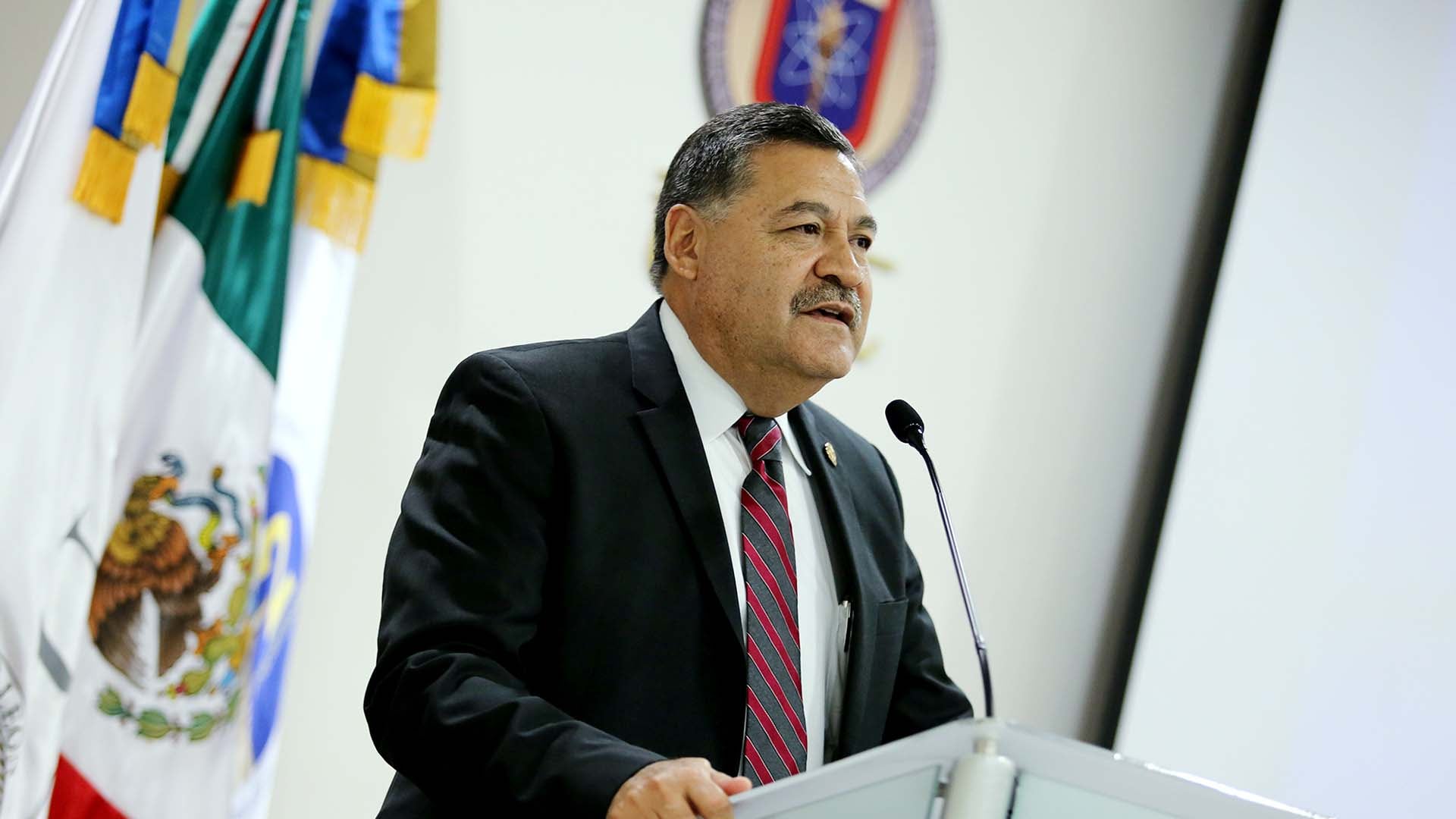 Santos Guzmán, el Rector del madruguete a Samuel.
