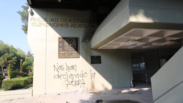 El edificio de la Facultad de Estudios Superiores Acatlán fue vandalizado.