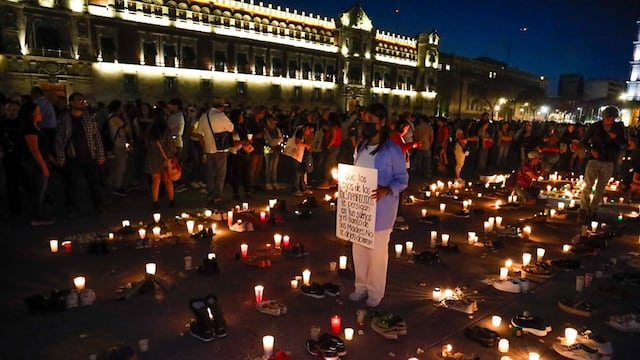 Teuchitlán manifestación en el Zócalo