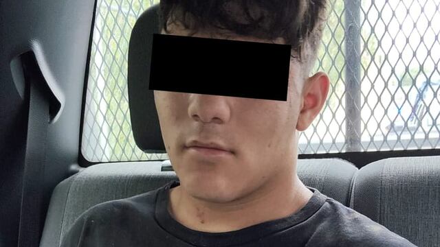 Policía de Ecatepec detiene a 2 jóvenes por robo