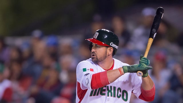 Adrián González entra al Salón de la Fama del beisbol latino.