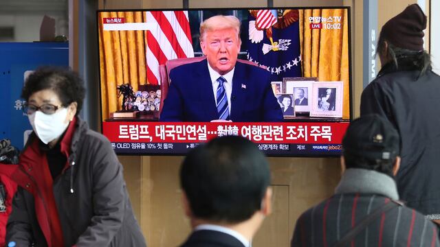 Trump anuncia suspensión de vuelos desde Europa por coronavirus.