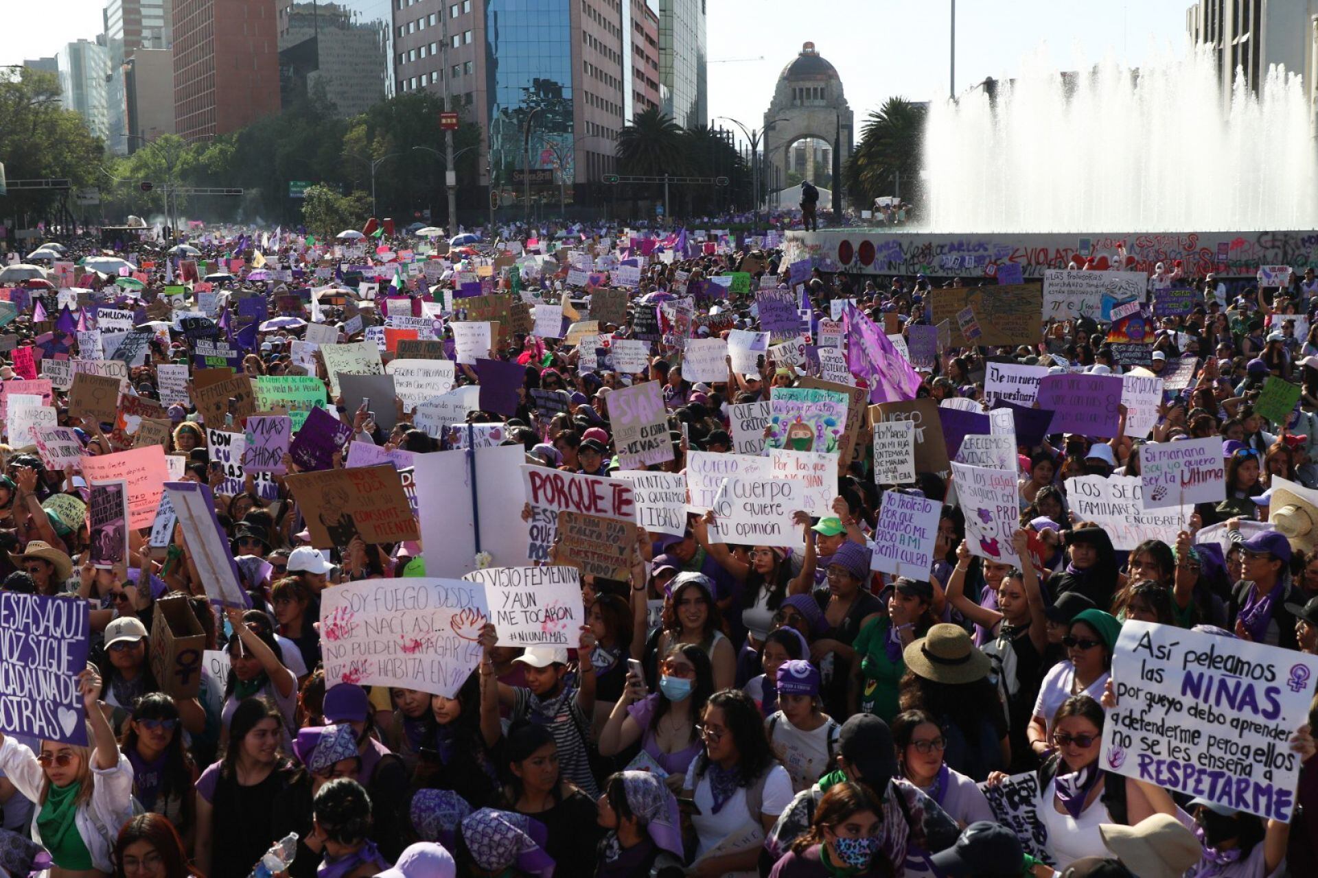 Marcha del 8 de marzo 2023 reunió a miles de mujeres en CDMX