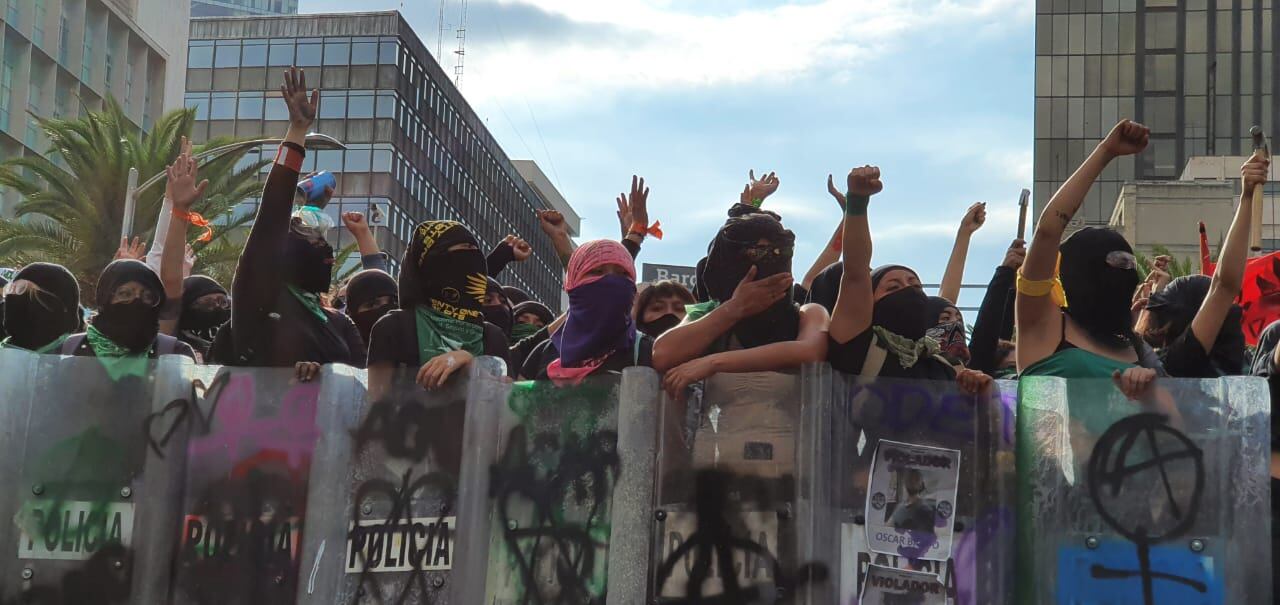 Manifestantes en marcha por el aborto