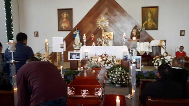 Misa de cuerpo presente en la parroquia Cristo Salvador.
