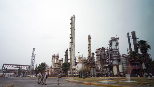Los marinos habrían tomado el hidrocarburo de la refinería ubicada en Salina Cruz.