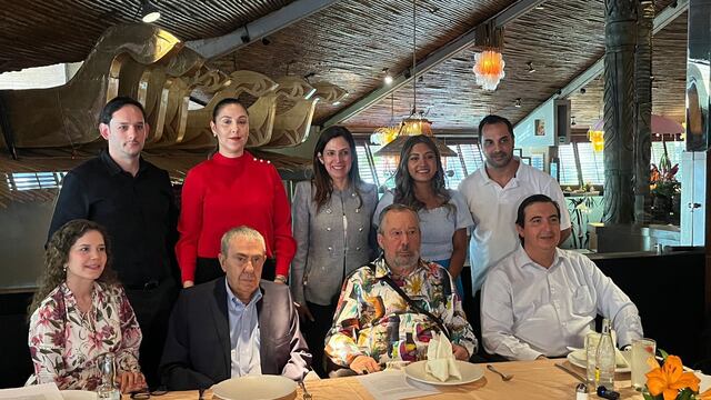 Mauricio Fernández con regidores y síndicos del PAN en San Pedro