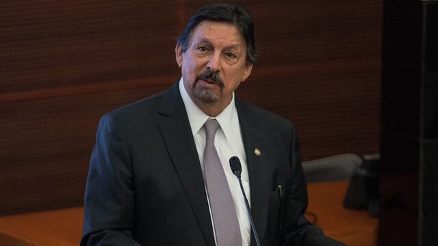 El senador morenista Napoleón Gómez Urrutia