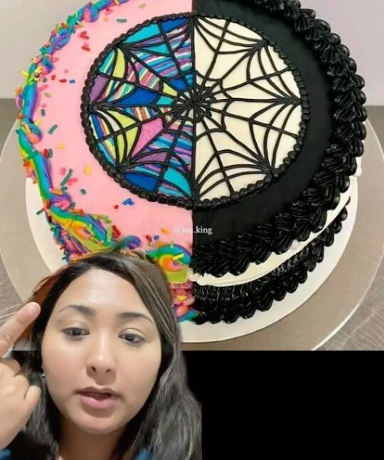 Soriana le hace el peor pastel del mundo