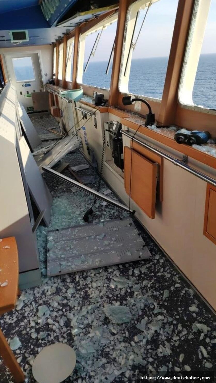 Barco turco afectado en la guerra Rusia - Ucrania