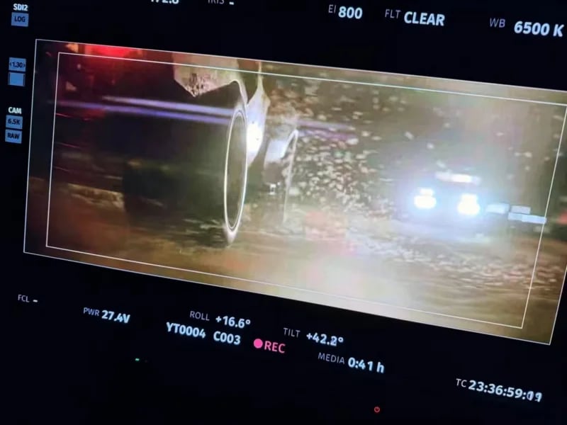 Matt Reeves muestra el Batimóvil para The Batman Part II con Robert Pattinson