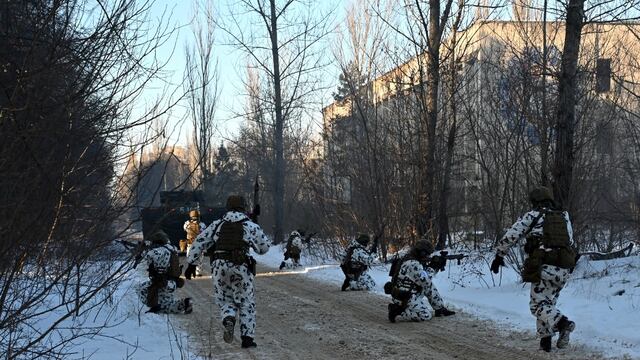Milicias de Ucrania haciendo ejercicios prácticos en Chernobyl el 4 de febrero de 2022