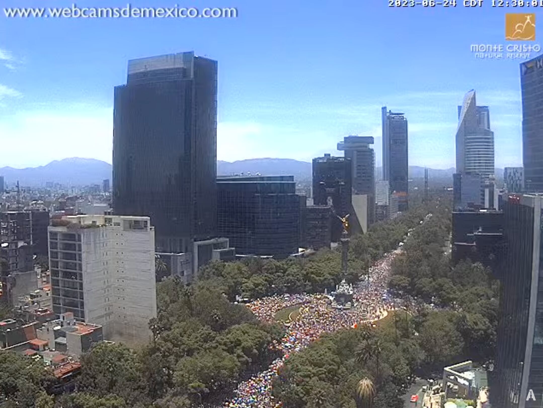 Marcha LGBT 2023 en el Ángel de la Independencia