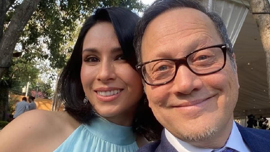 Rob Schneider y Patricia Azarcoya