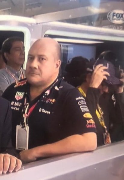 Enrique Alfaro es captado en el Gran Premio de México de la F1