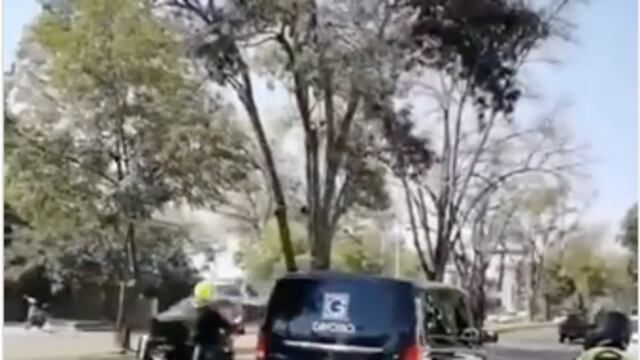 Captura de video de confusión de la carroza funeraria de Vicente Fernández