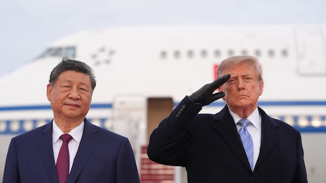 Donald Trump recibió a Xi Jinping en la base aérea Andrews