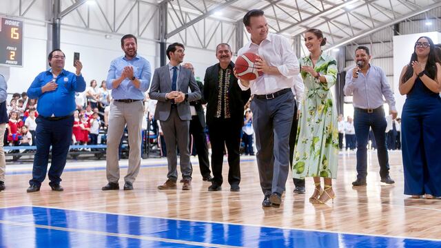 Esteban Villegas entrega nuevo Gimnasio-Auditorio Francisco Celis Meléndez