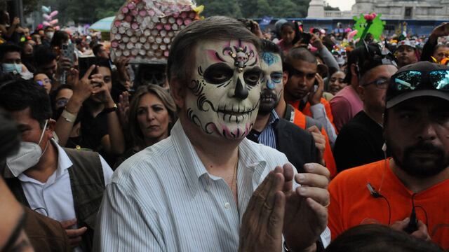 Marcelo Ebrard en Día de Muertos