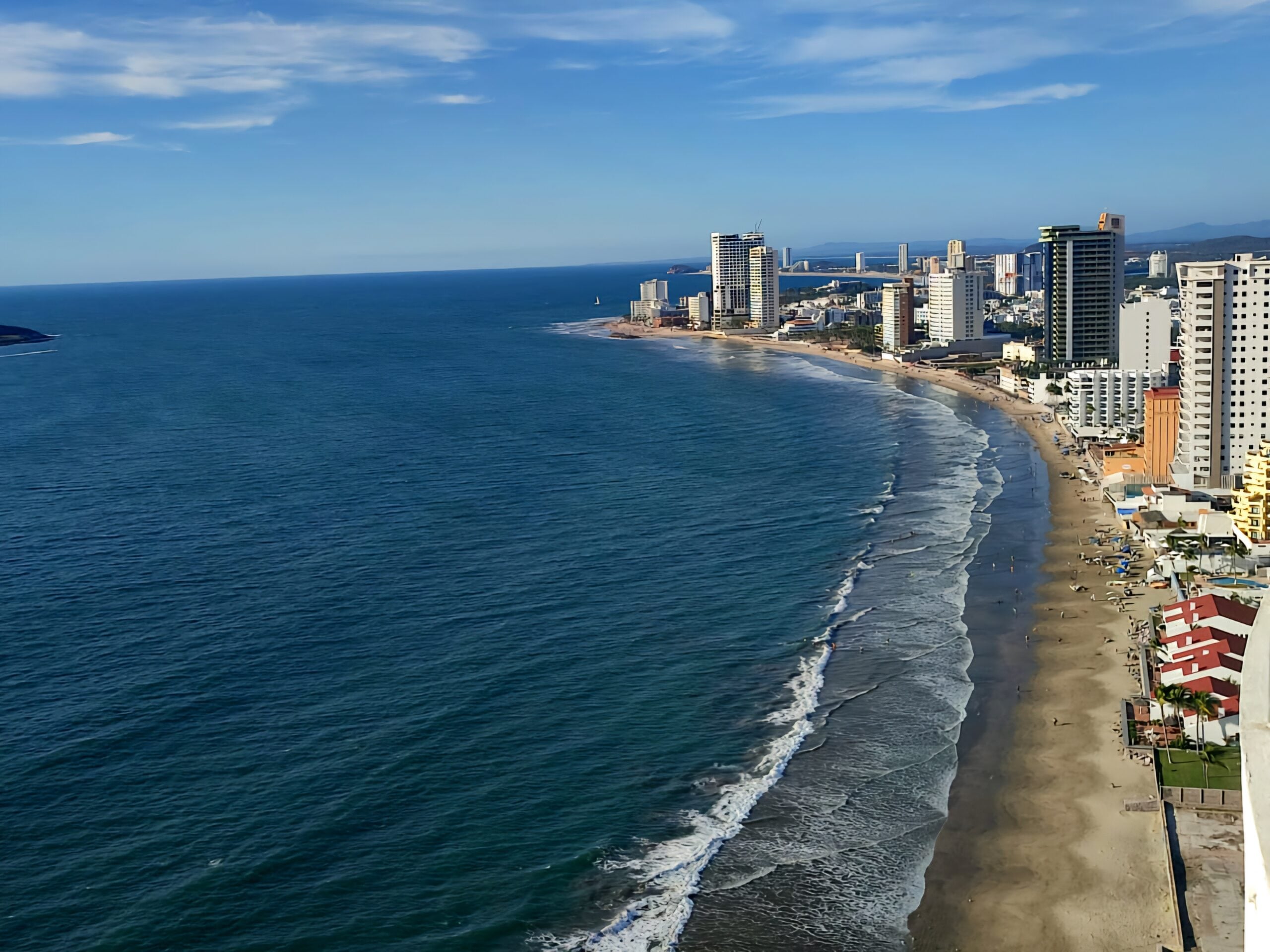 ¿Privatizan playas en Mazatlán? Crecen denuncias ciudadanas