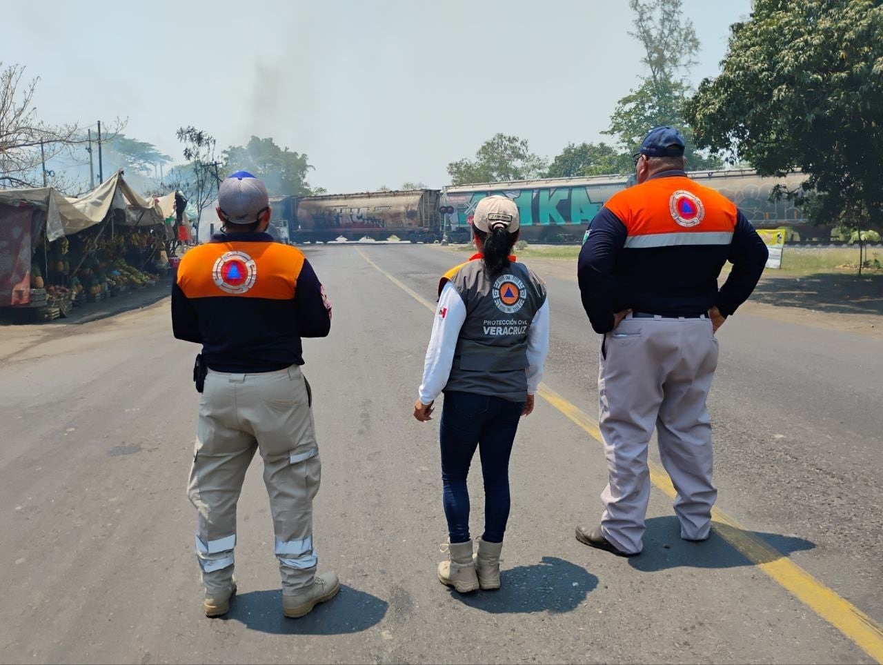 Reportan grave incendio tras accidente en Tres Valles, Veracruz.