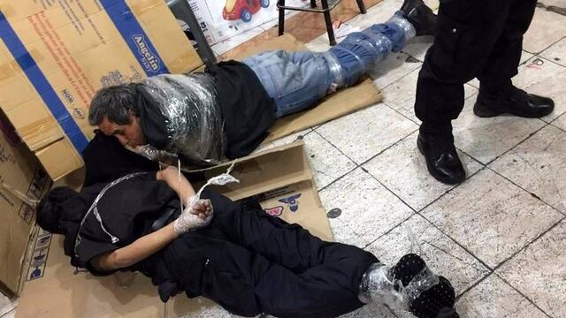 Robo en plaza comercial.