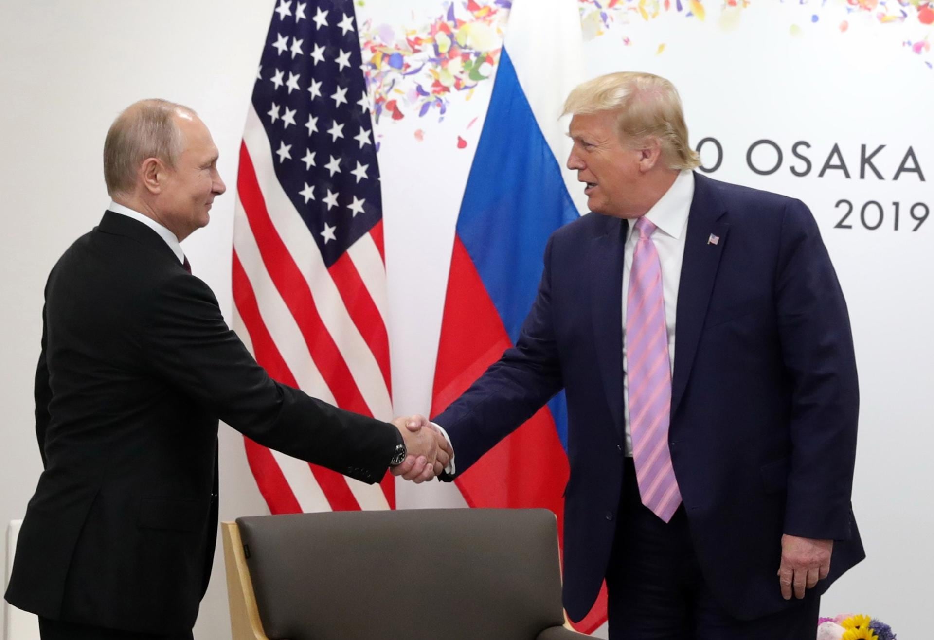 Fotografía de archivo de Vladimir Putin y Donald Trump