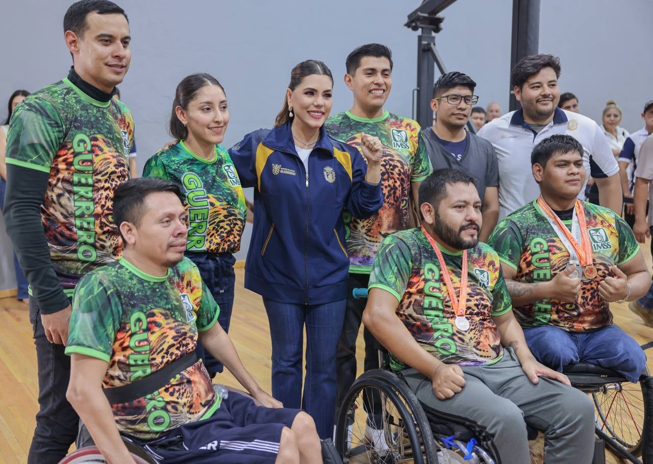 Evelyn Salgado abandera a atletas de Guerrero para la Olimpiada CONADE