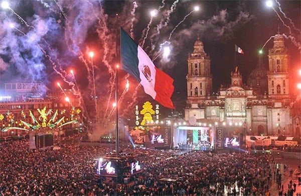 Grito de Independencia en el Zócalo de CDMX