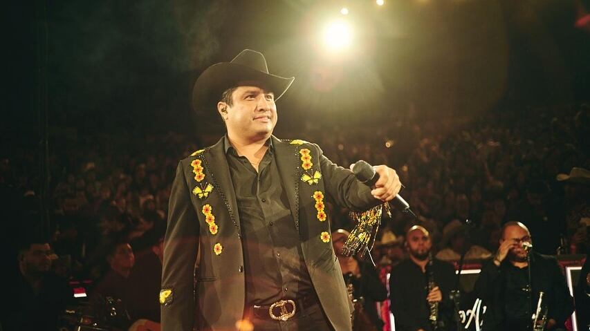 El concierto de Julión Álvarez en Texas se pospone y así reaccionaron los fans tras la cancelación de su visa de Estados Unidos