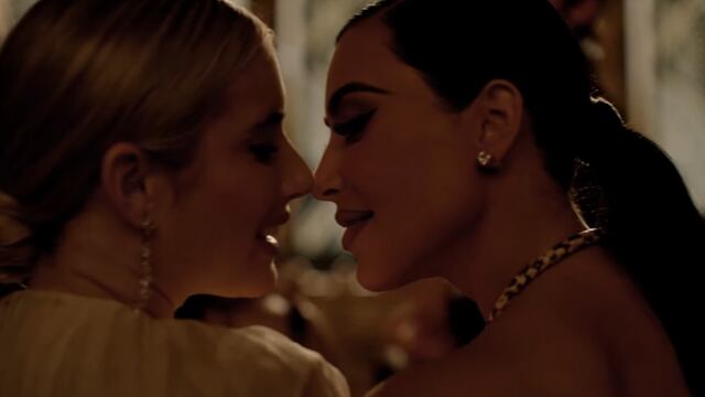 Emma Roberts y Kim Kardashian en American Horror Story: Delicate 2