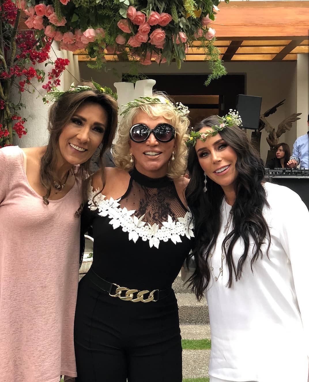 Laura León con Inés Gómez Mont