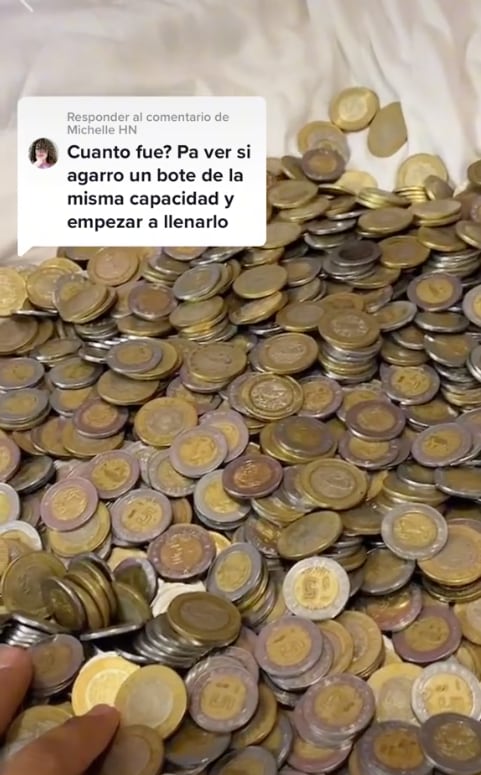 Mexicano ahorra monedas para Qatar 2022
