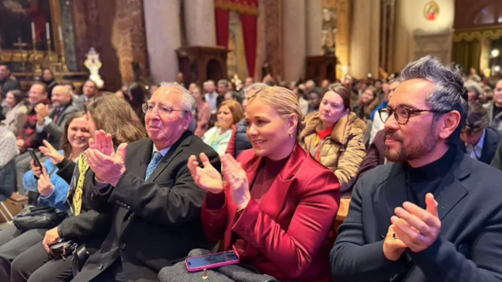 Maru Campos encabeza delegación de Chihuahua en la Navidad Mexicana del Vaticano