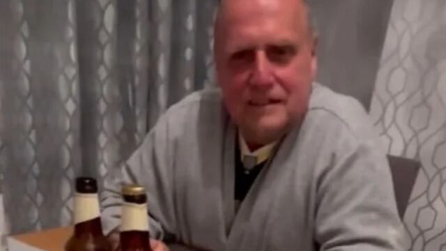 Abuelito escribe mal su nombre