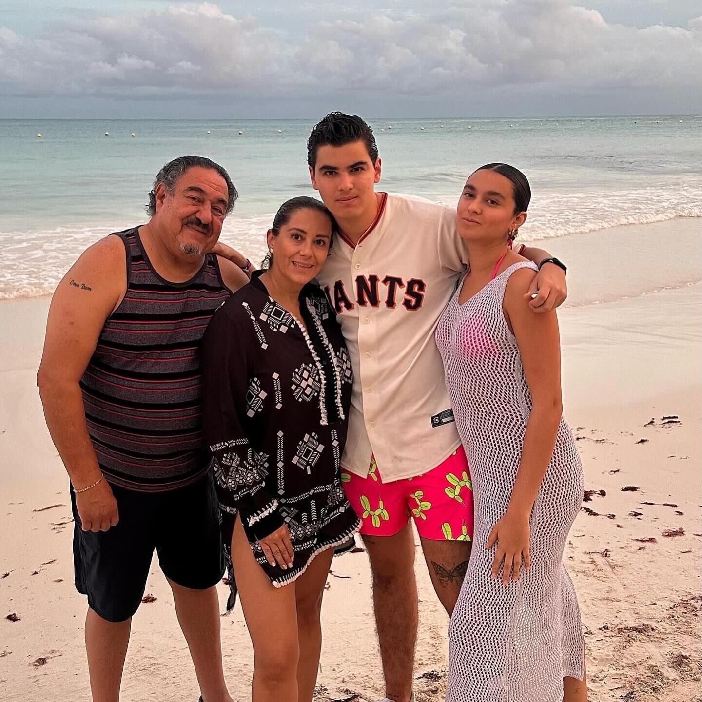 Hijo de Rafael del Villar con su familia.