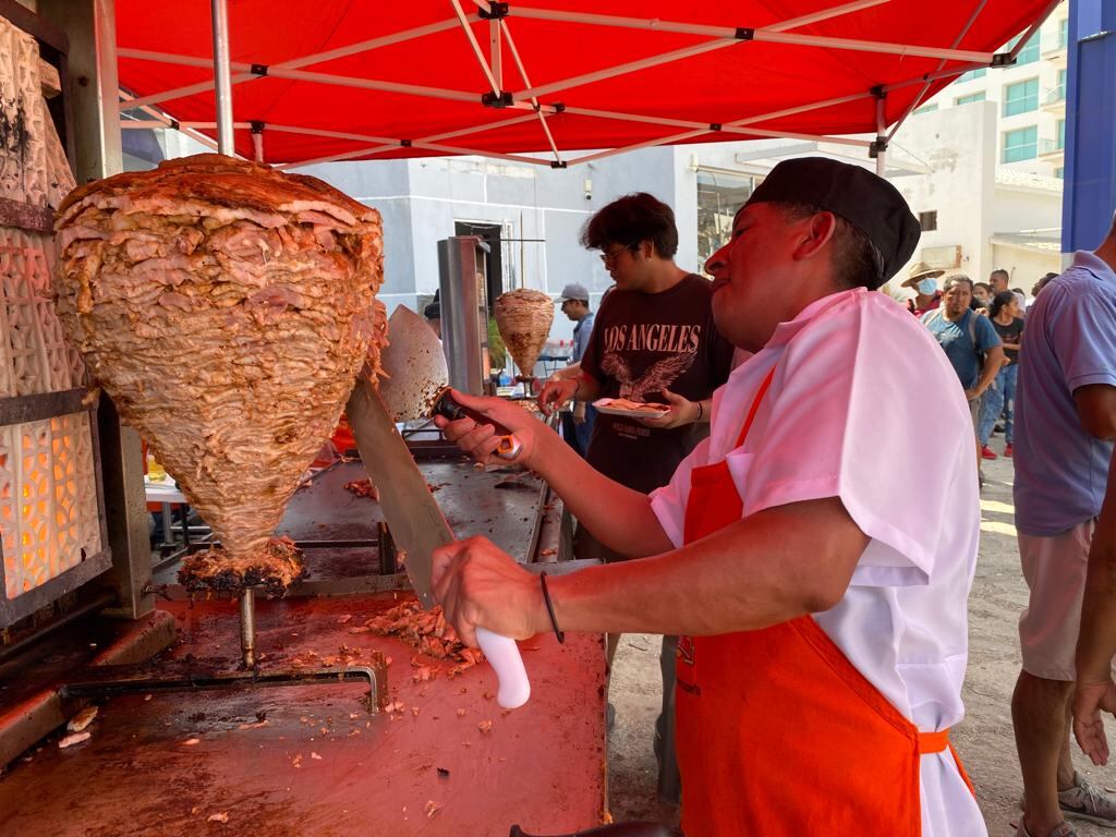 Don Rey Taquería llevó tacos gratis a Acapulco desde la CDMX / Tomada de X