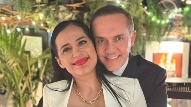 Sandra Cuevas y Adrián Rubalcava