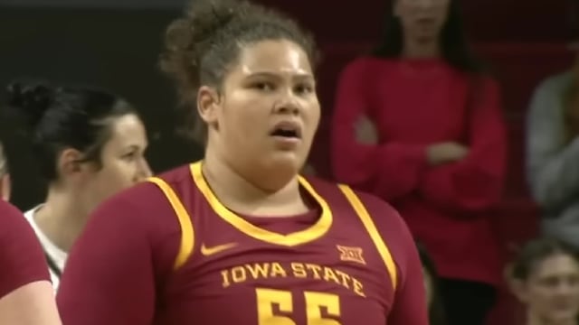 Audi Crooks rompió un récord de puntos en el basquetbol colegial y es la sensación en Estados Unidos