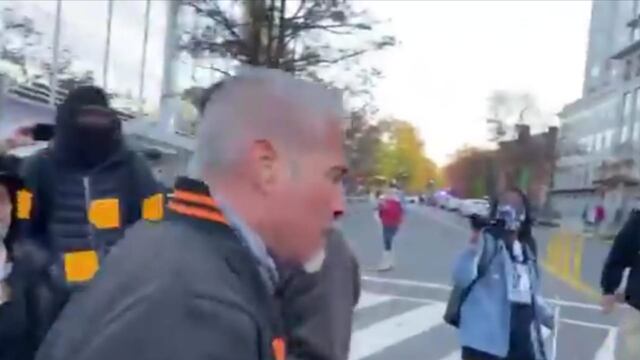 Manifestante golpeado