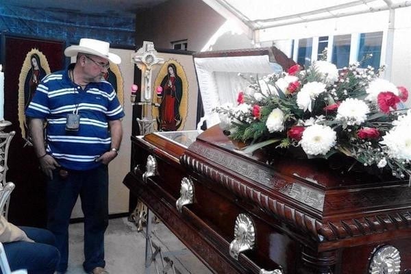 Hipólito Mora pierde a su hijo en el enfrentamiento de La Ruana. Foto: Internet