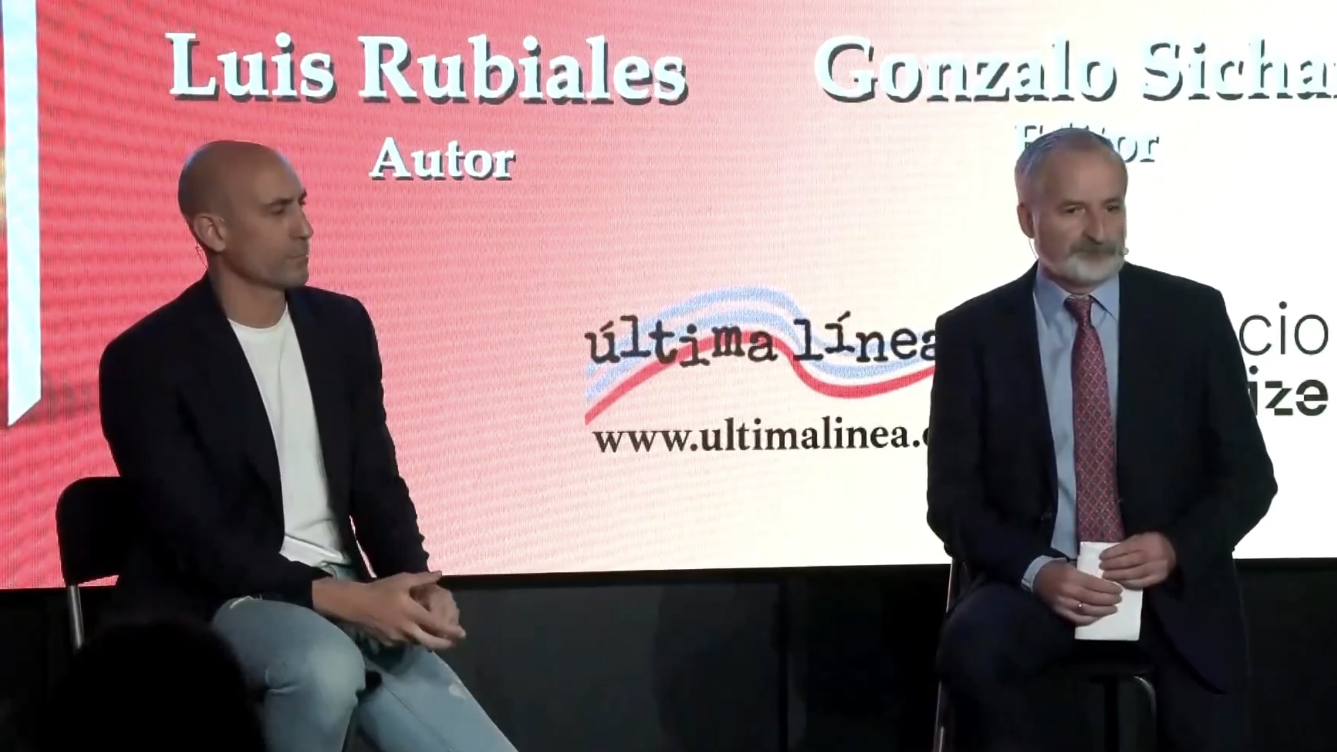 Escándalo en España: Agreden a huevazos a Luis Rubiales, agresor de Jenni Hermoso; fue su tío