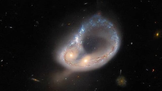 Fusión de galaxias formando un “anillo colosal” captadas por el telescopio Hubble