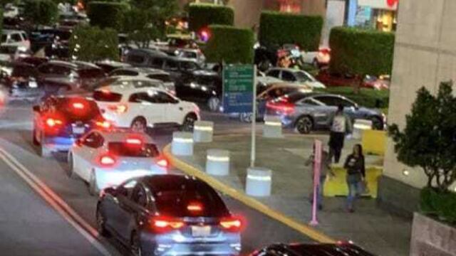 Santa Fe: Ciudadanos realizan bloqueo en el centro comercial