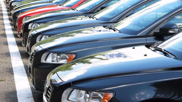 Imagen de archivo de un lote de autos.