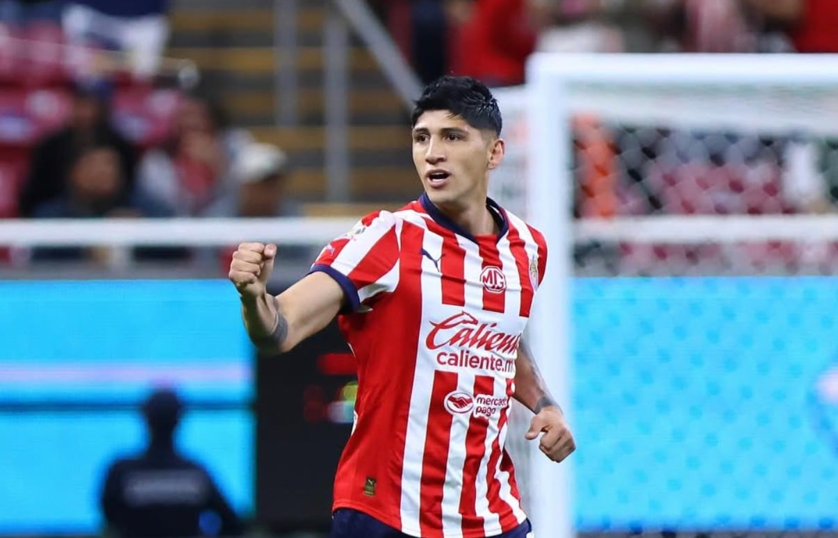 Alan Pulido, delantero del Club Deportivo Guadalajara.