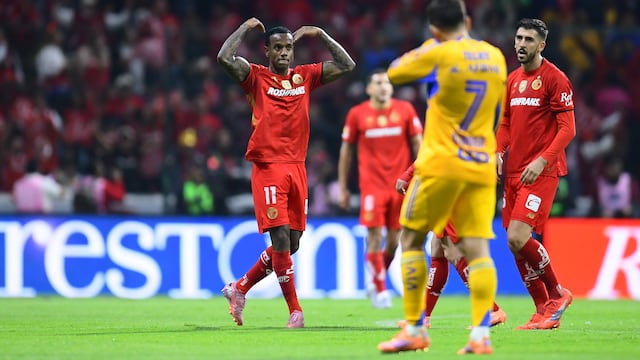 Helinho y Paulinho en la final del Clausura 2025 de la Liga MX.