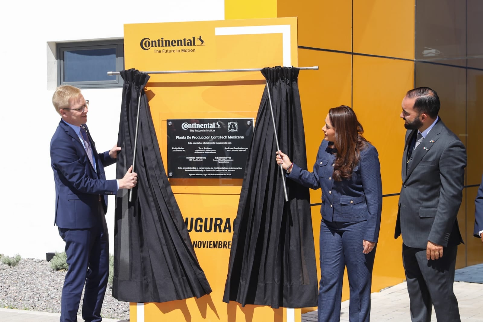Tere Jiménez inaugura segunda planta de Continental en Aguascalientes.