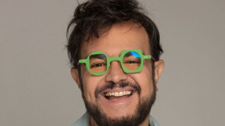 Aleks Syntek aclara que su relación con Shakira no es nueva porque hasta la cuidó de niña